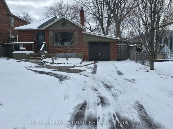 16 Muir Dr, Toronto, ON M1M 3B4