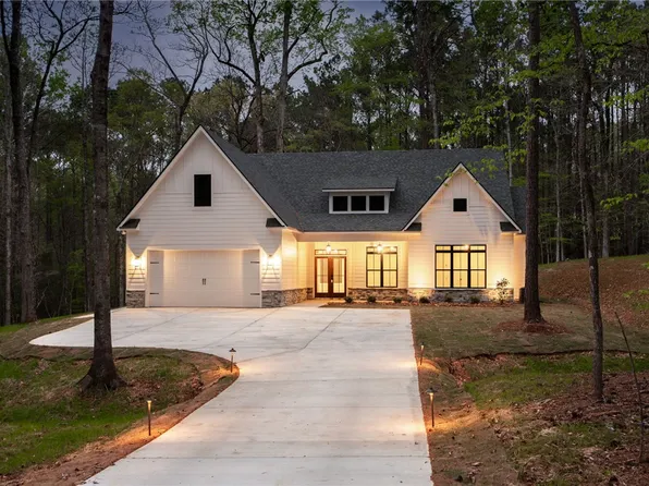 124 Fern Ridge Ln, Dadeville, AL 36853