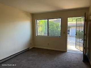 2 bed, 1.0 bath, 700 sqft, $994 — Photo 2