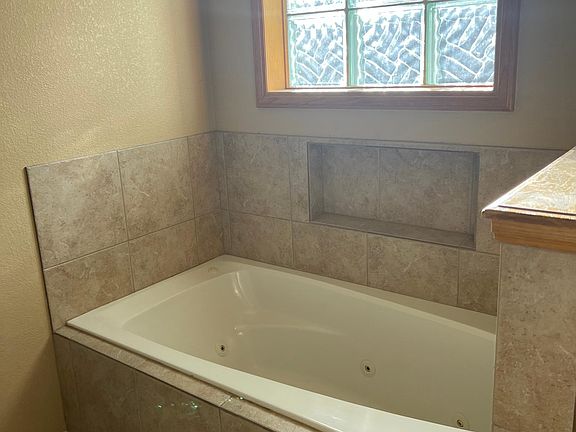 4th image of 5001 Anetta Dr