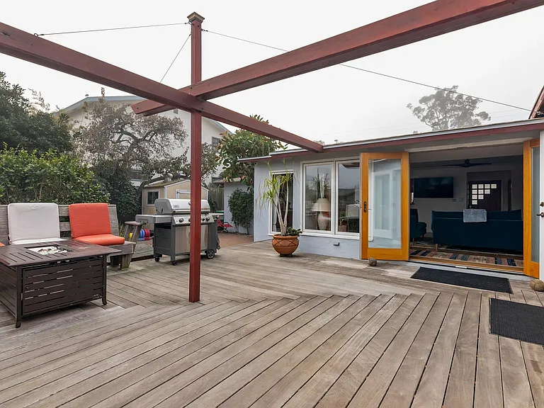541 Tarento Dr — Photo 9