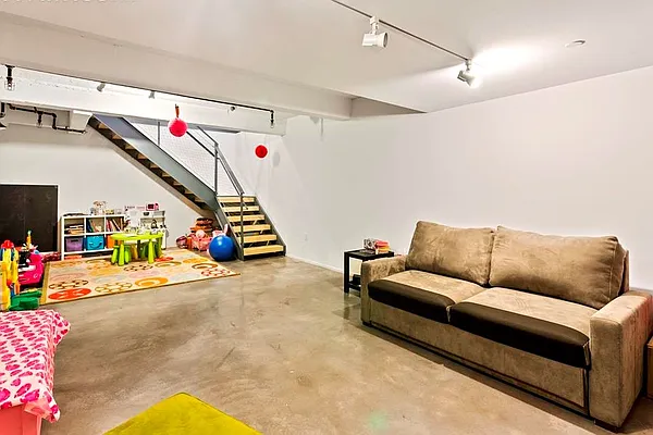 Rented by Christie's International Real Estate Group, LLC | media 4