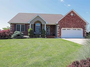 760 John David Dr, Farmington, MO 63640