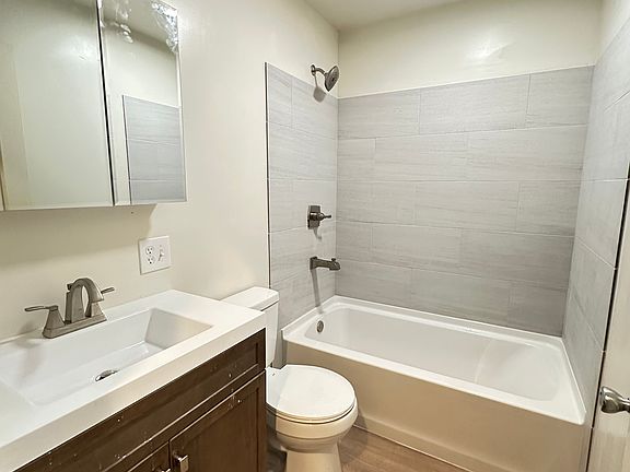 2nd image of 841 E Markea Ave