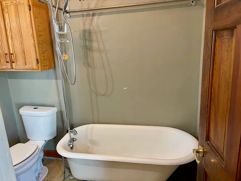 125 E 39th St #3 — Photo 9