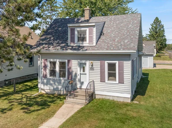 400 9th St NW, Chisholm, MN 55719