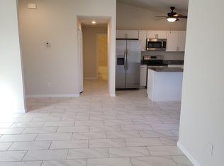 1221 NE 10th Lane Cpe, Cape Coral, FL 33909