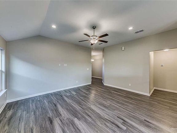 5th image of 508 Central Park St