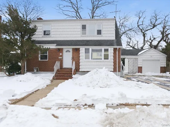 66 Elm Street, Valley Stream, NY 11580