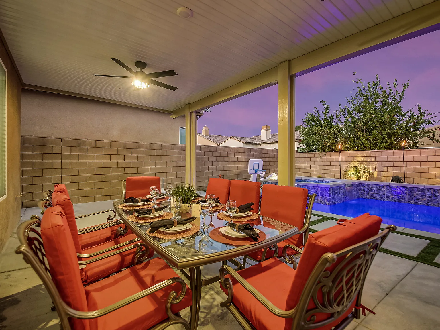 5 bed, 2369 sqft, $4,400 — Photo 2