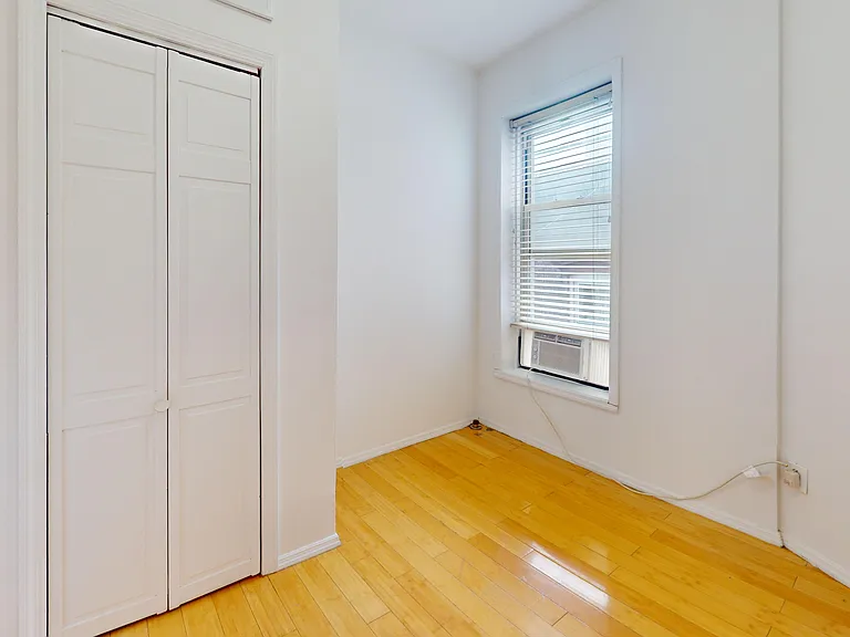 20 Spring St #13 — Photo 6