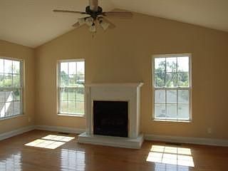 5th image of 1309 Meadside Dr