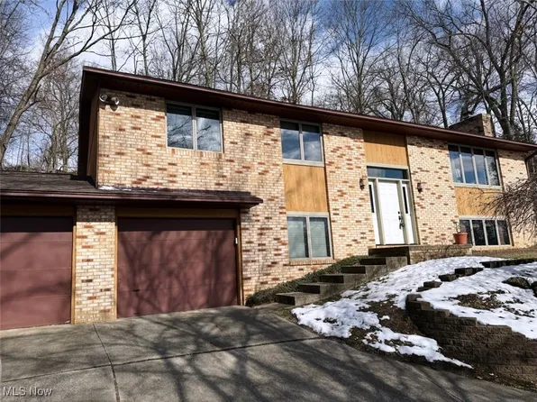 33 Oneida Trl, Malvern, OH 44644