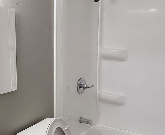 5th image of 3303 Maplewood Dr #63