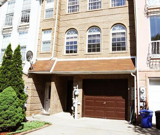 2nd image of 202 Wellington Ct