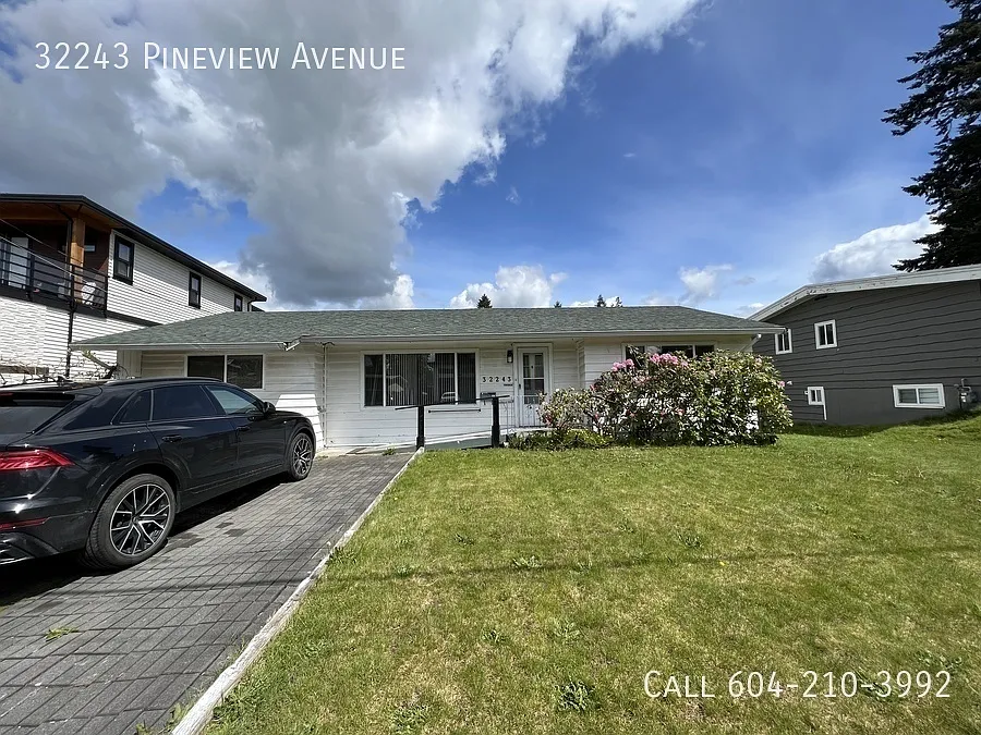 32243 Pineview Ave