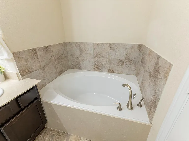 11413 Hackmatack Way — Photo 25