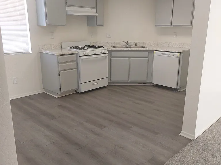 Rosamond Village Apartments — Photo 8