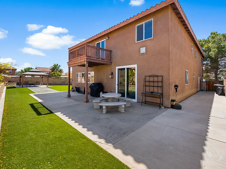 44256 Dahlia St — Photo 36
