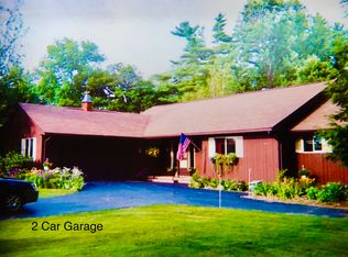 5395 Oakridge Dr, Hamburg, NY 14075