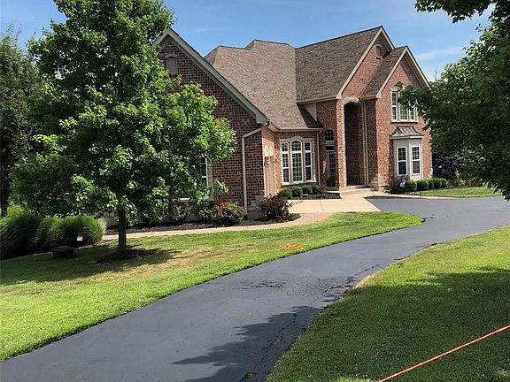 3rd image of 251 Deer View Dr