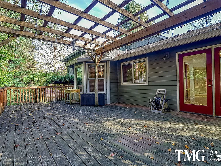 11004 NE Sherwood Dr — Photo 35