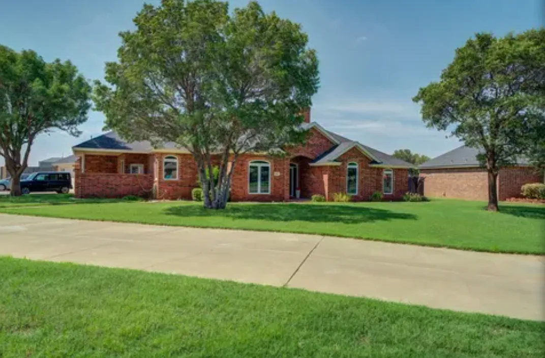 5 bed, 3143 sqft, $3,600 — Photo 1