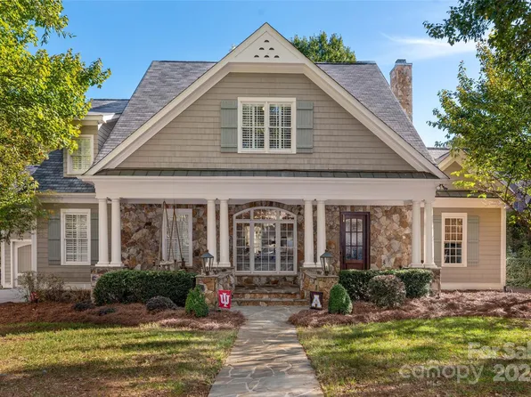 8432 Highgrove St, Charlotte, NC 28277