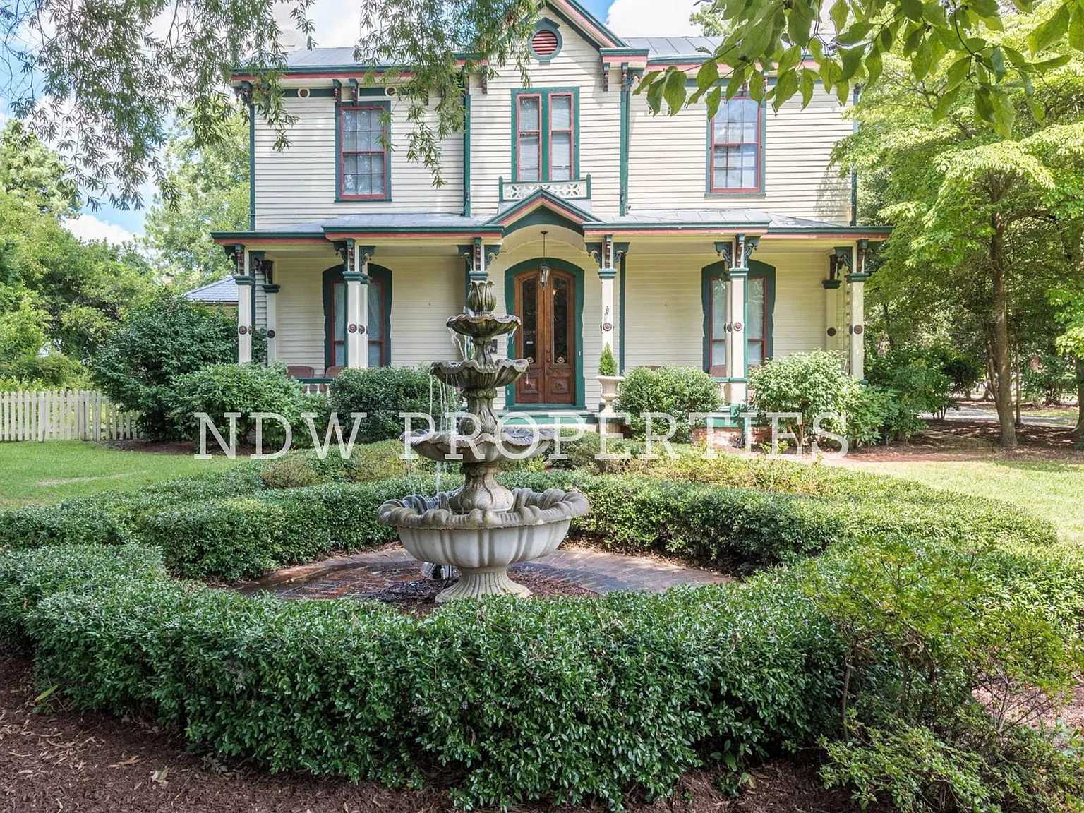 6 bed, 6.5 bath, 4500 sqft, $2,795 — Photo 1