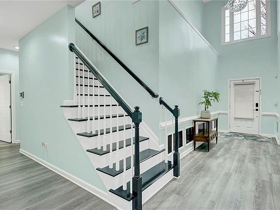 5th image of 6094 Mimosa Cir