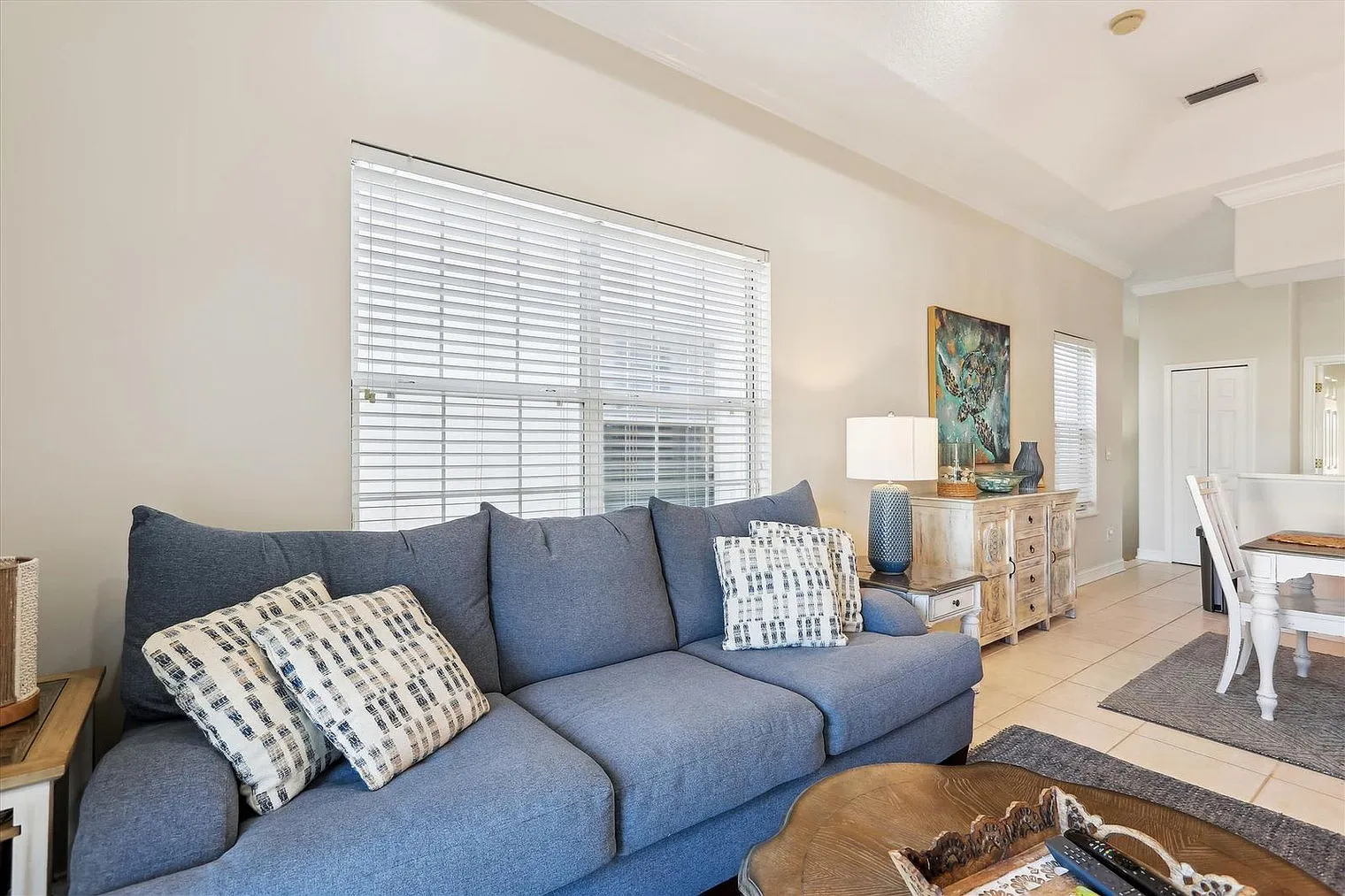 3 bed, 2.0 bath, 1442 sqft, $5,118 — Photo 3