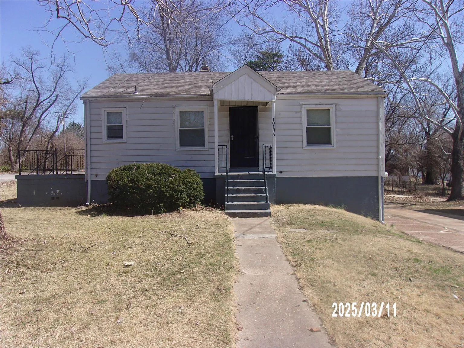 10196 Winkler Dr photo 1