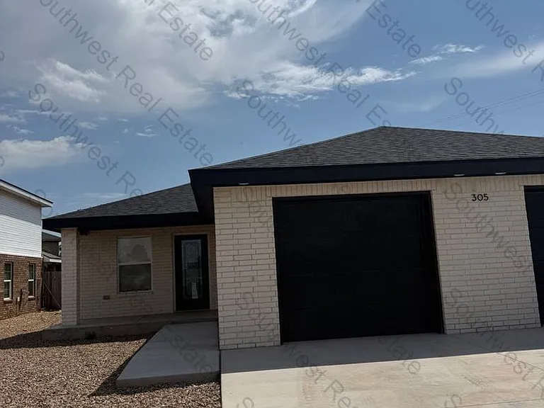 305 Starlite Dr — Photo 1