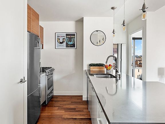 3rd image of 10-63 Jackson Ave #5A