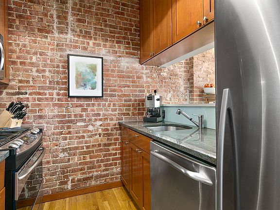 3rd image of 45 W 89th St #4FR