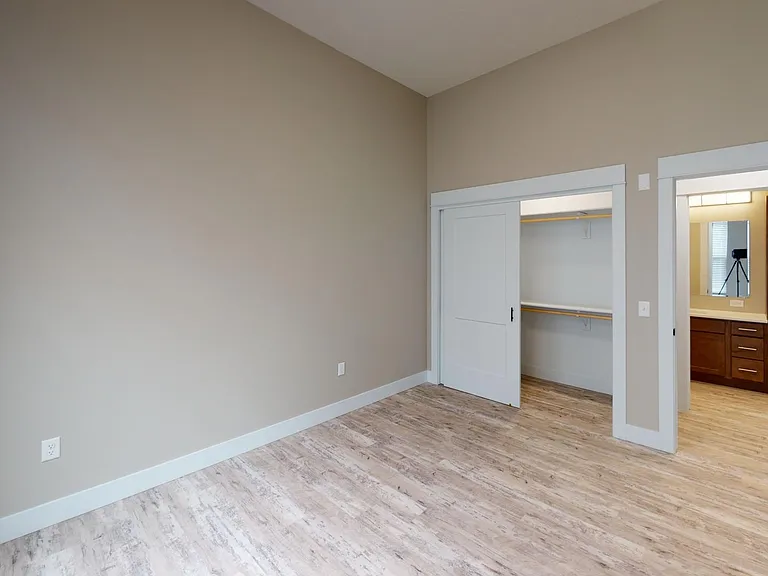Element 30 Apartments — Photo 49