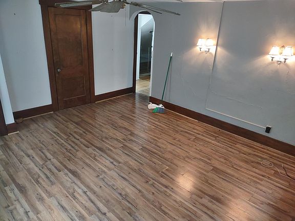 2nd image of 25 Wilson Ave #3