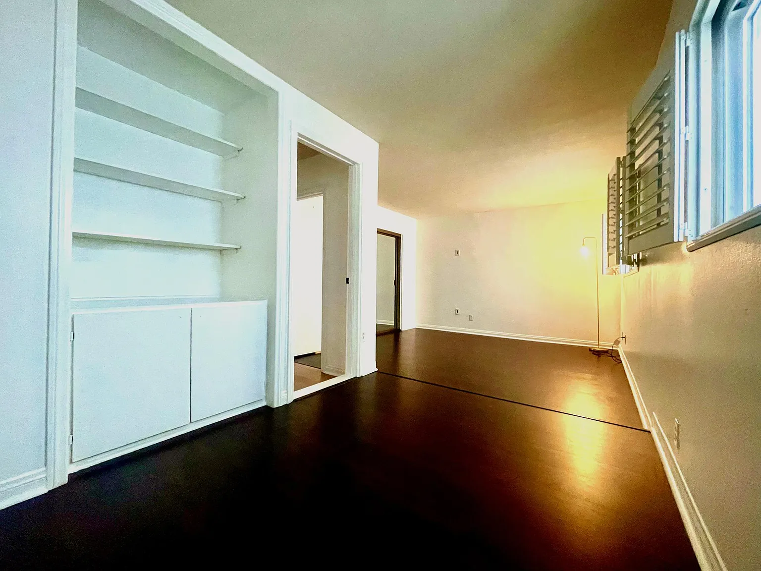 1 bed, 718 sqft, $2,995 — Photo 4