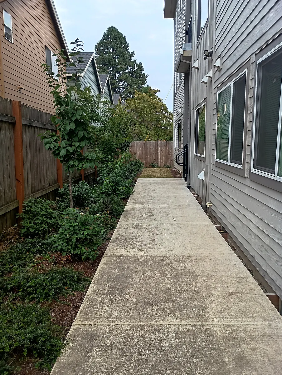 Building Photo - 2434 SE 92nd Ave #202