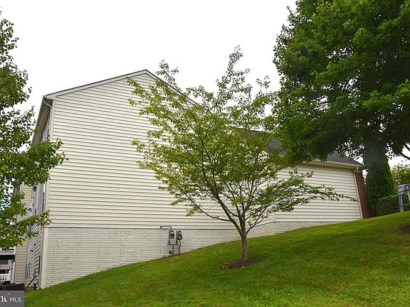 2nd image of 296 Amber Cir