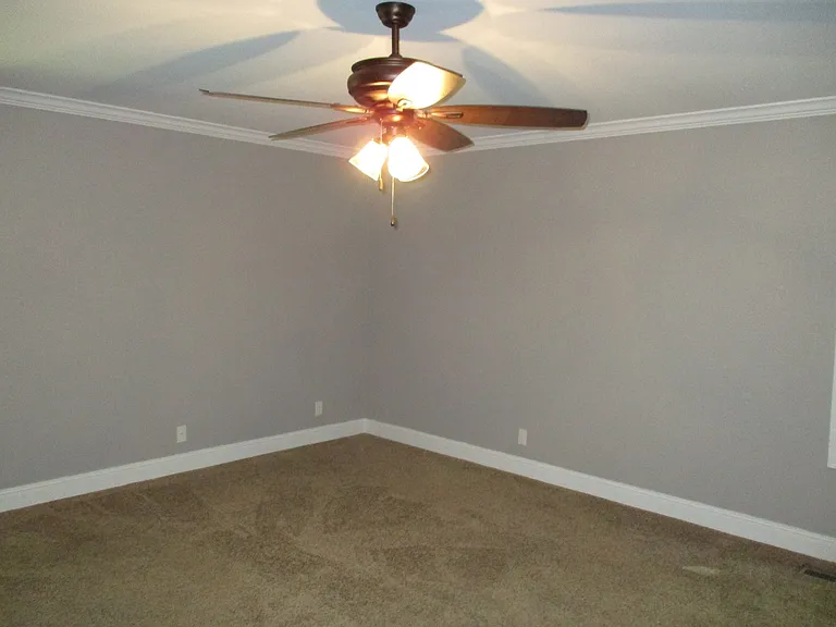 1131 Warfield Blvd — Photo 11