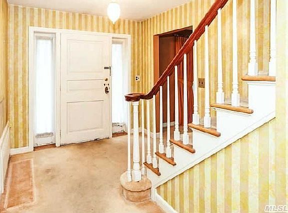 3rd image of 257 Stewart Ave
