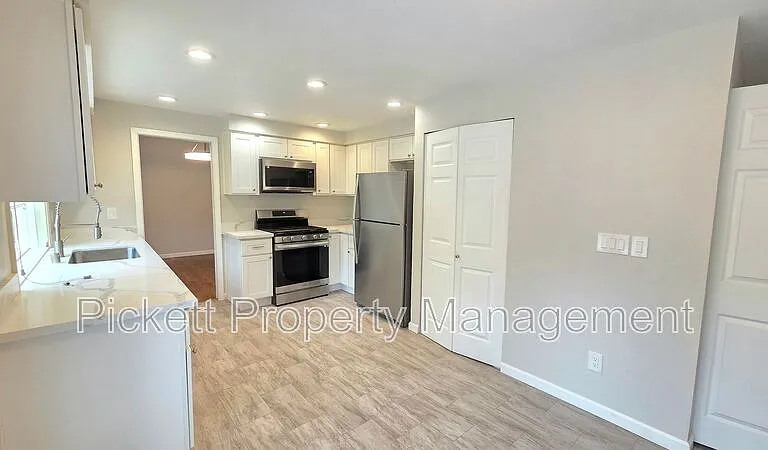 8067 Daniel Pl NW — Photo 16