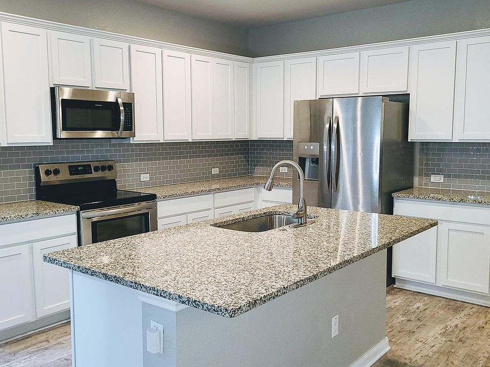 1st image of 425 Galway Bay Ln