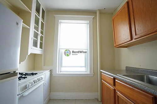159 Kelton St Photo 1
