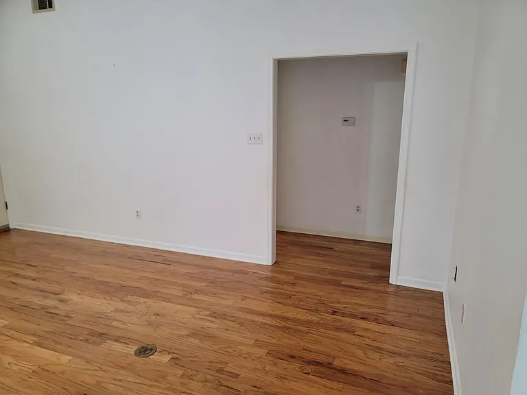 18607 Red Oak Dr — Photo 11