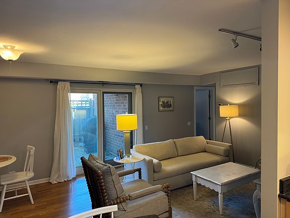 5th image of 2045 N Larrabee St APT 7105