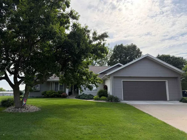 3705 Woodbine Rd, Sioux City, IA 51106