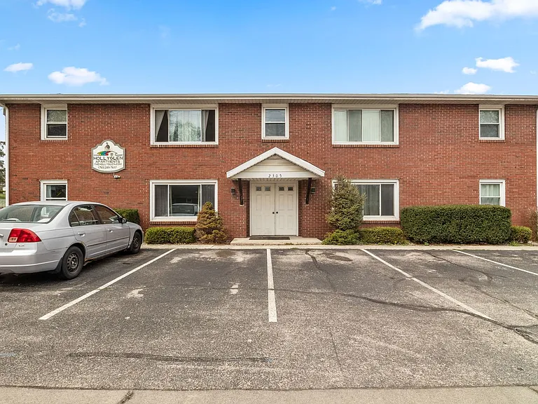 Hollyglen Apartments - Your Next Home in the Heart of Yorktown Schools — Photo 33