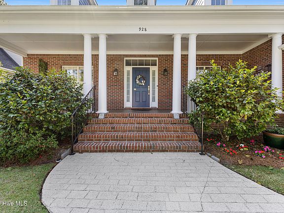 2nd image of 928 Wild Dunes Circle